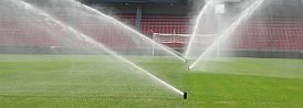 Zavlažování sportovních ploch od zn. RAIN BIRD