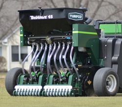 Turfco Triwave 45 tažený 